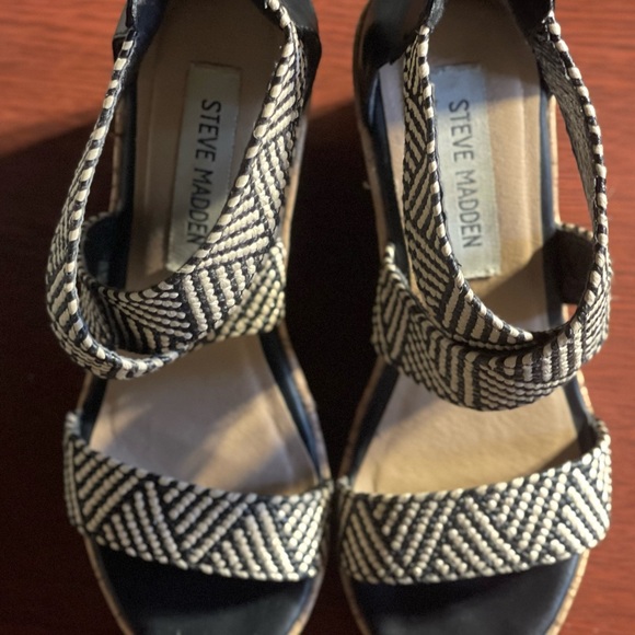 Steve Madden Elwyn Cork Wedge Sandals - Picture 5 of 5